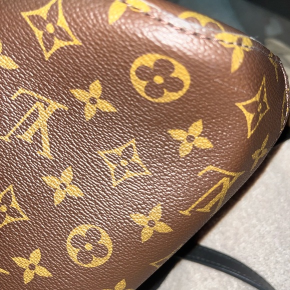 Louis Vuitton NeoNoe MM - Picture 17 of 17